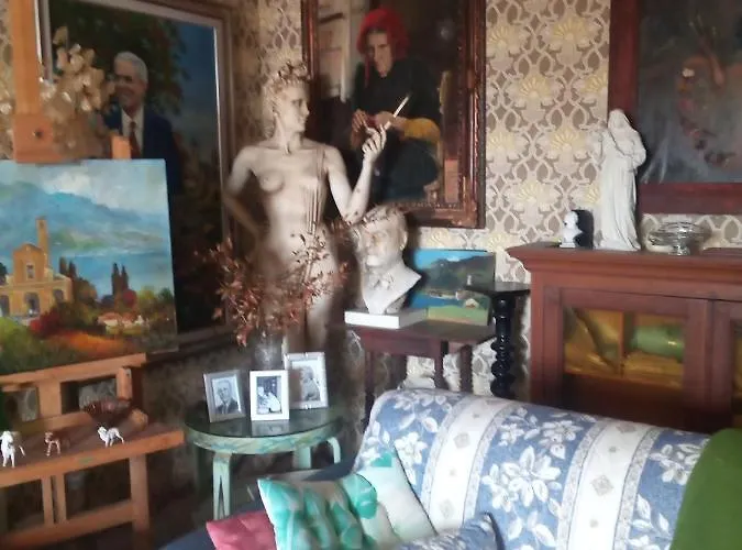 Giulia Πανσιόν Lura